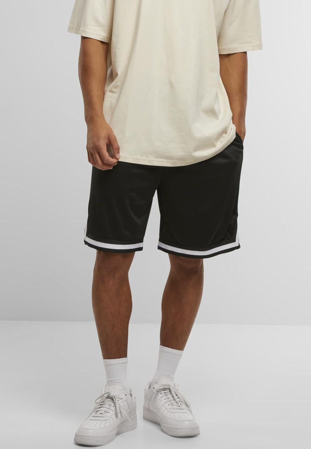 R1M Mesh Short Schwarz